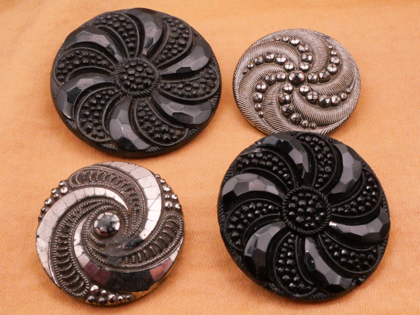 Whirlpool Galaxy Look Black Glass Button Various 27-37mm