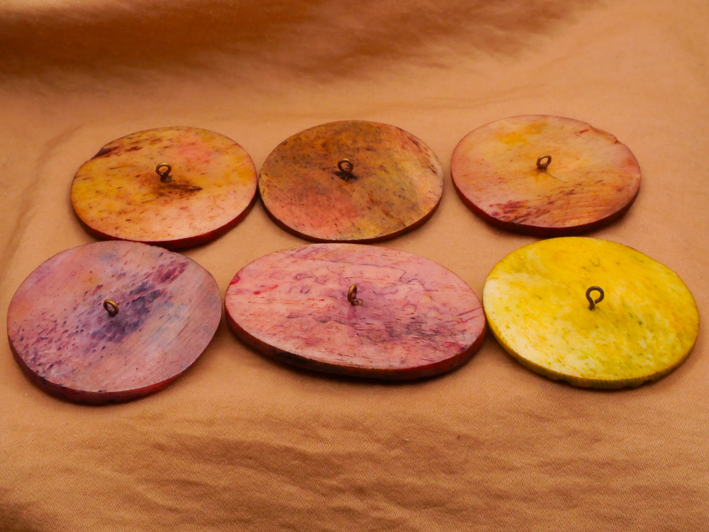 Plant Foliage Leaves Carved Dyed Horn Large Button Various 34-51mm
