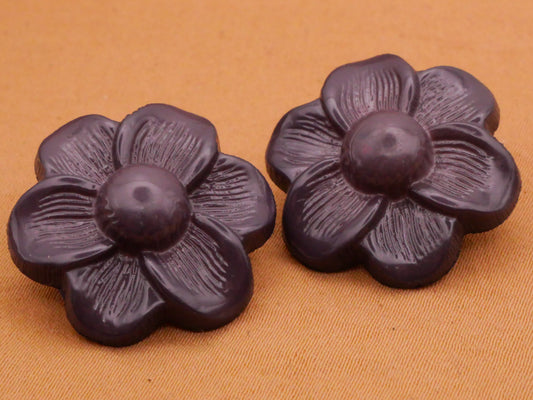 Flower Purple Vintage Plastic Pair of Buttons 23mm