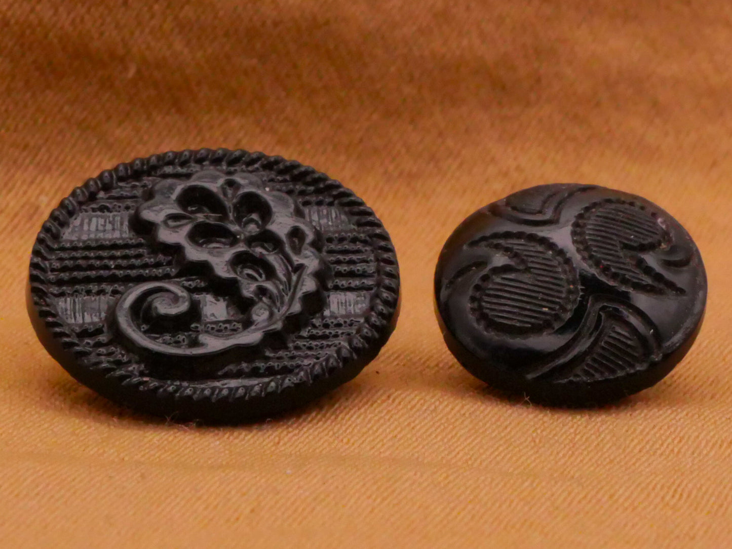 Paisley Swirl Motif Vintage Black Glass Button Various 10-14mm