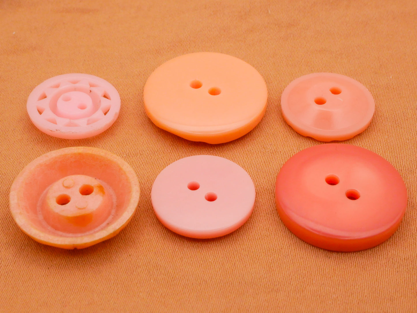 Peachy Pink Housecoat Vintage Plastic Button Various 15-20mm