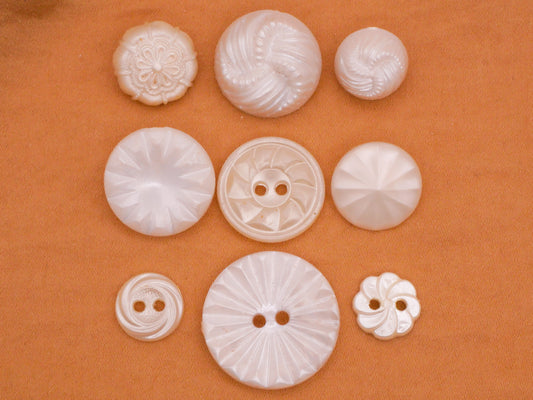 White Pearlized Plastic Vintage Housecoat Button Various 11-23mm
