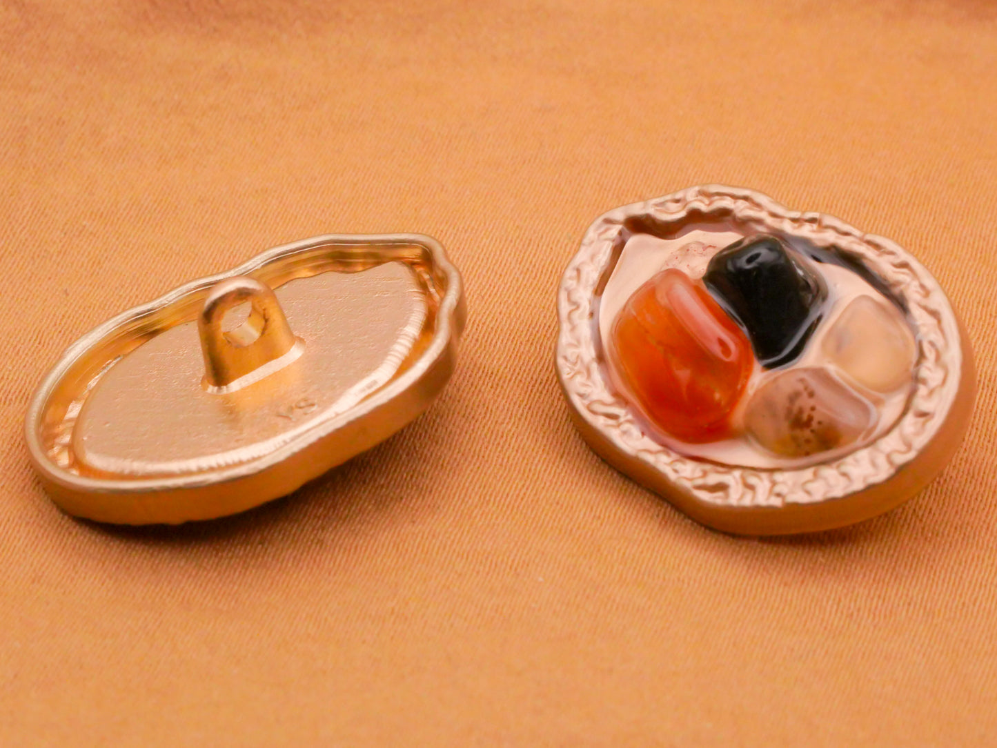 Rocks Stones Embedded Soft Gold Metal Button 18x25mm