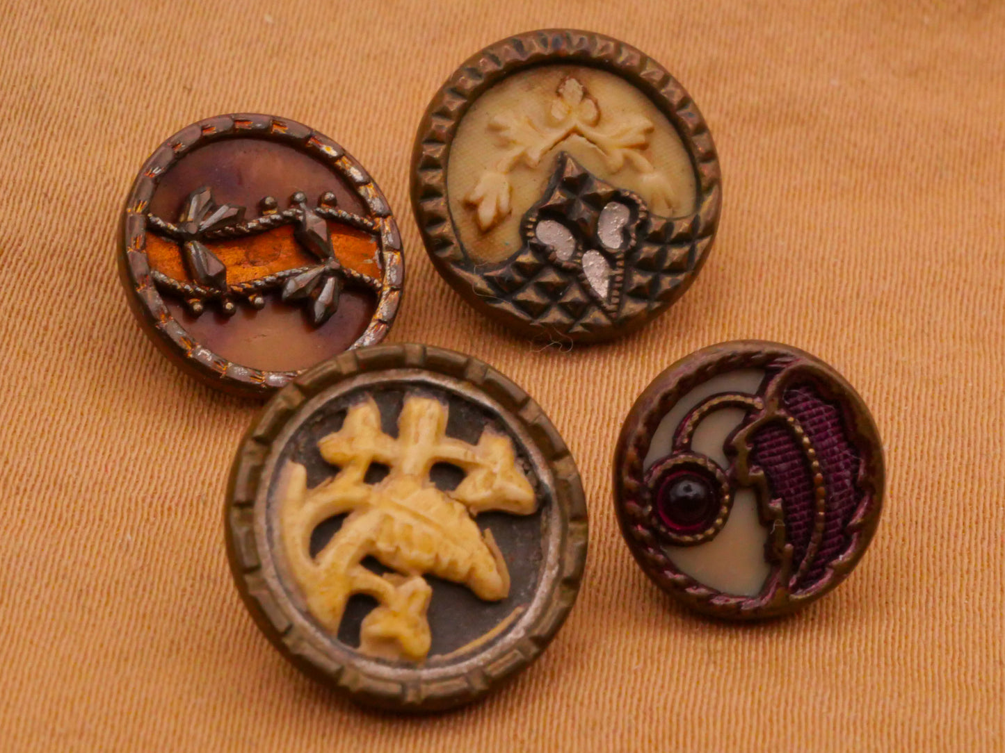 Leaf Foliage Design Celluloid Victorian Metal Button Various 11-14mm