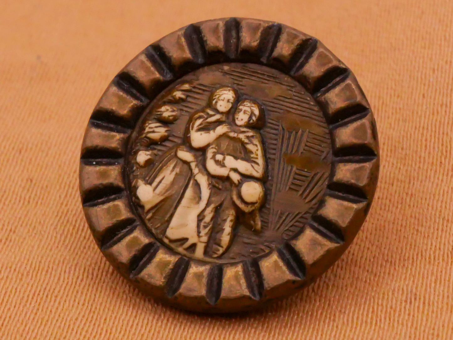 Couples Romance Ivoroid Celluloid Victorian Metal Button Various 17-18mm