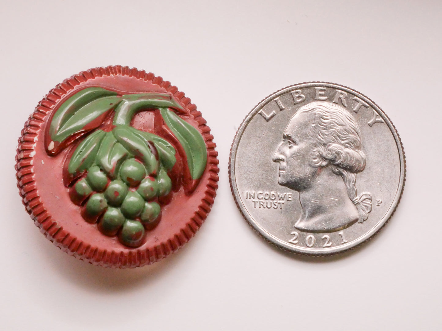 Grape Bunch Rust Green Celluloid Early Plastic Button 28mm