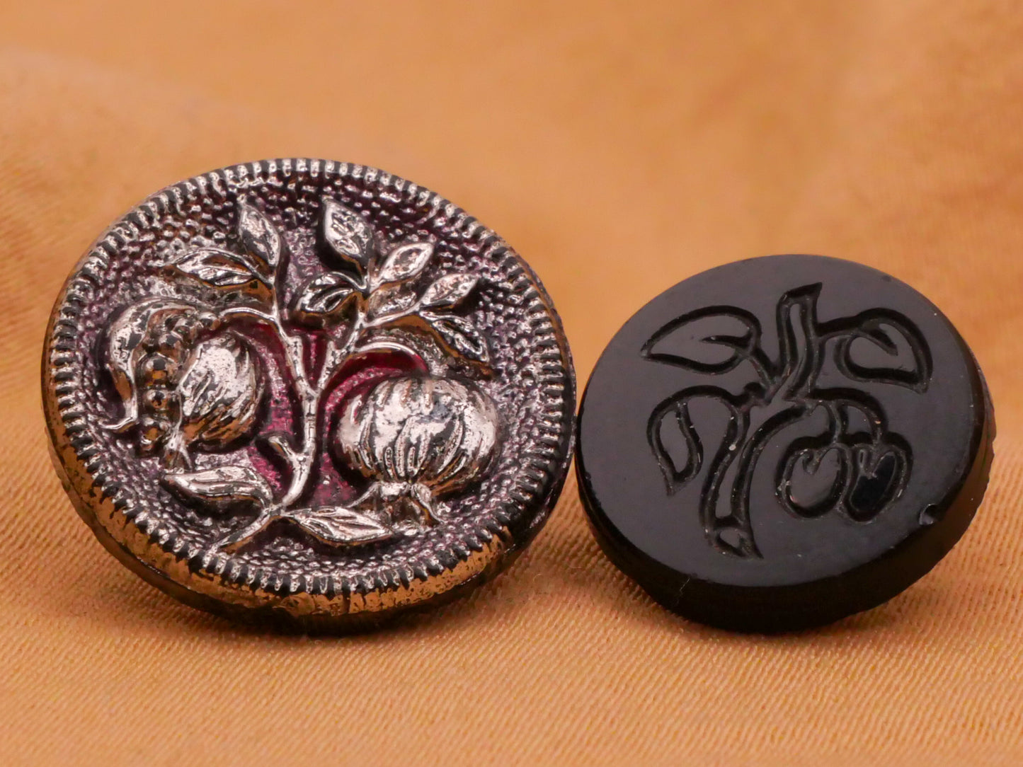 Fruit Branch Black Glass Button Various 14-17mm