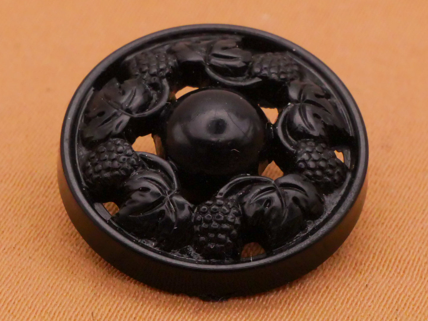 Berries Leaves Wreath Navy Blue Plastic Button 19mm