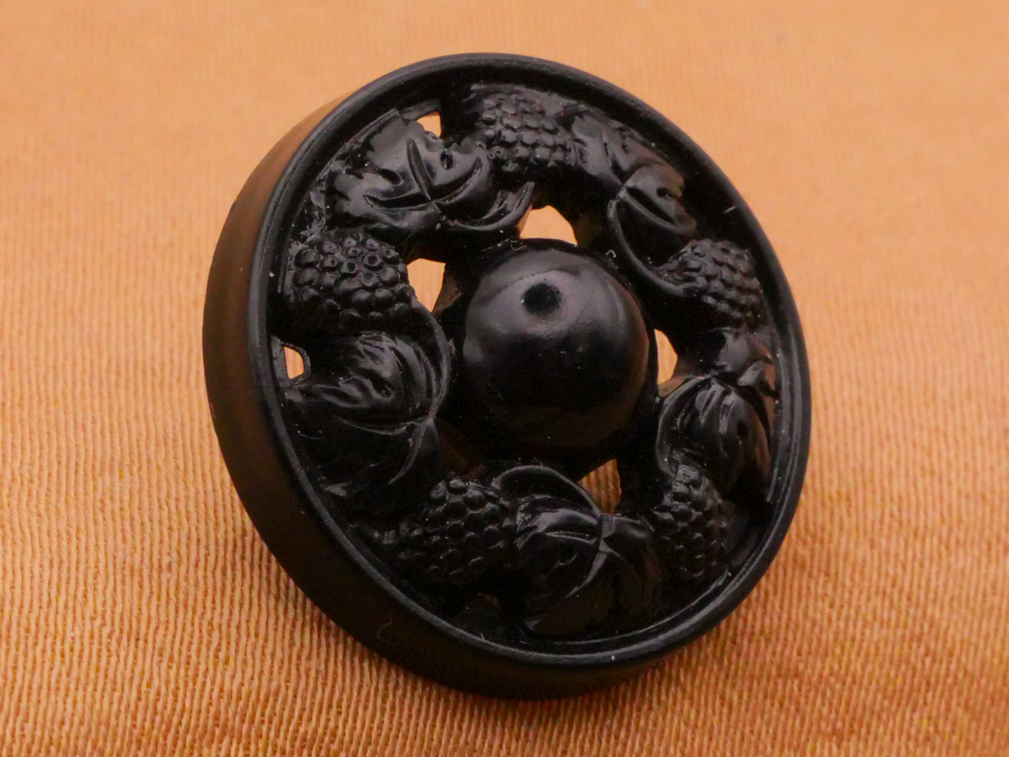 Berries Leaves Wreath Navy Blue Plastic Button 19mm