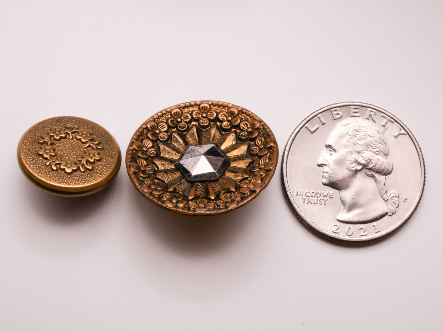 Flower Floral Wreath Brass Metal Button Various 17-25mm