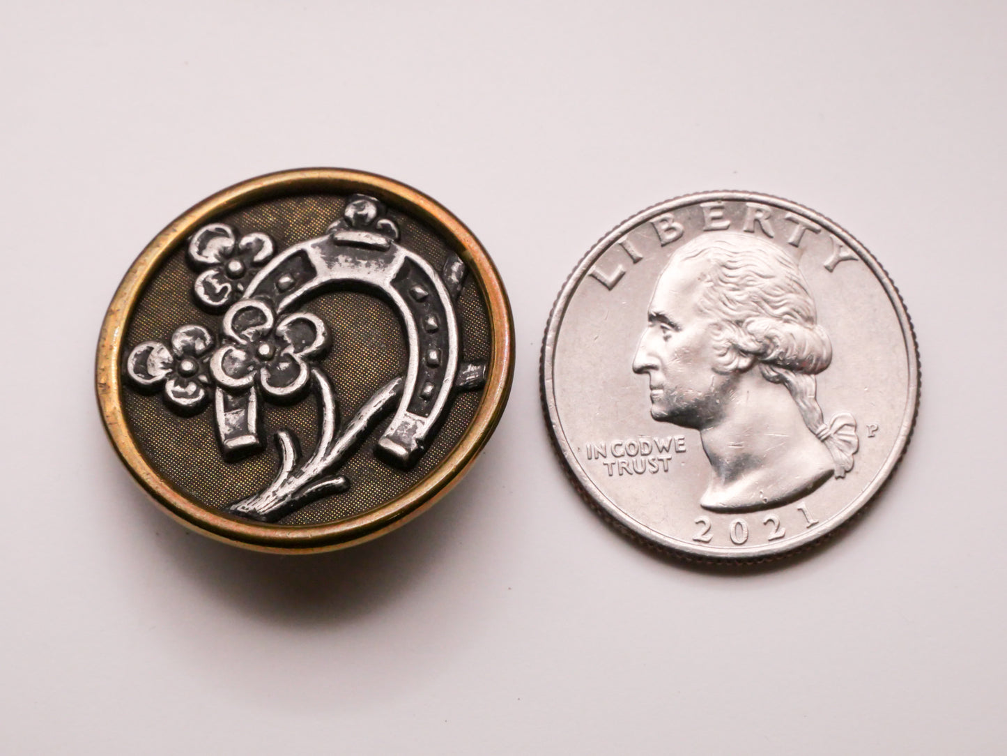 Horseshoe Flower Clover Two-Tone Metal Button 27mm