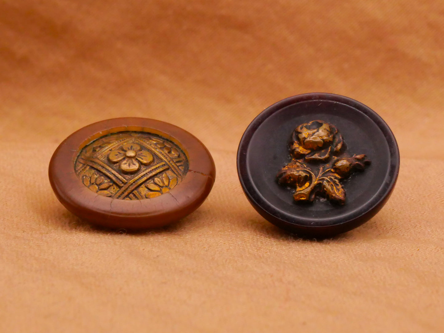 Flower Metal Center Vegetable Ivory Tagua Nut Antique Button Various 14mm