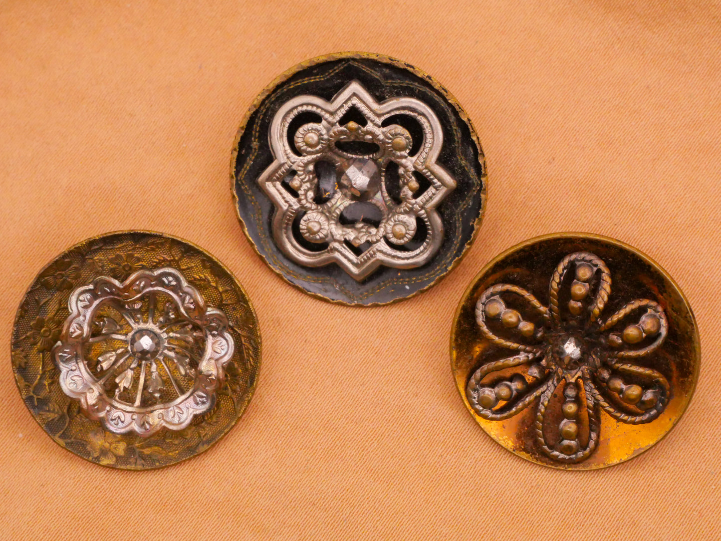 Medallion Cup Steel-Cut Center Metal Button Various 24-25mm