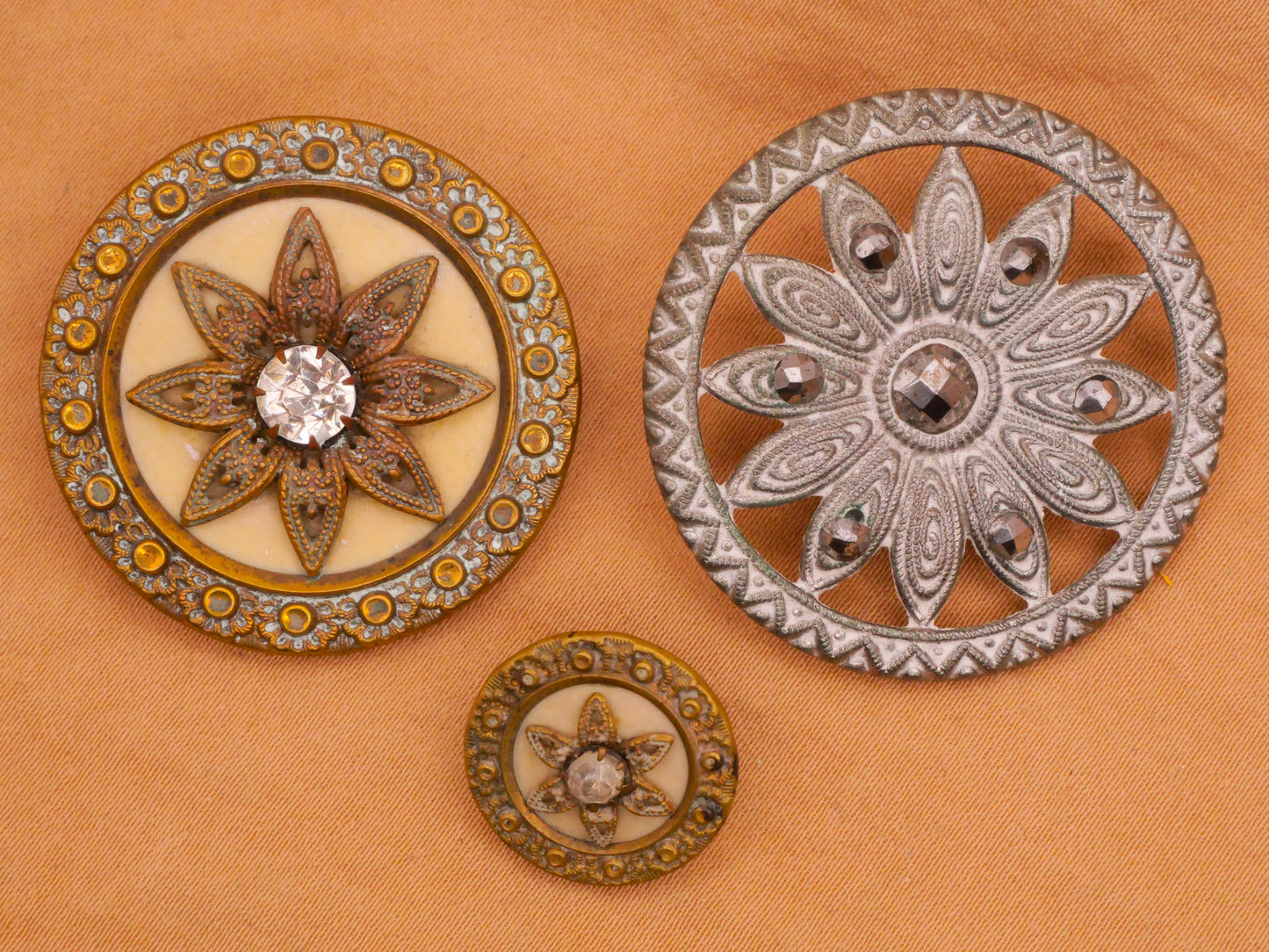 Starburst Flower Victorian Metal Button Various 16-34mm