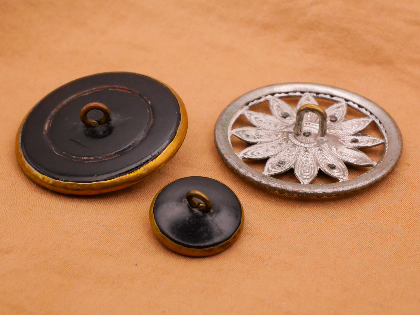 Starburst Flower Victorian Metal Button Various 16-34mm