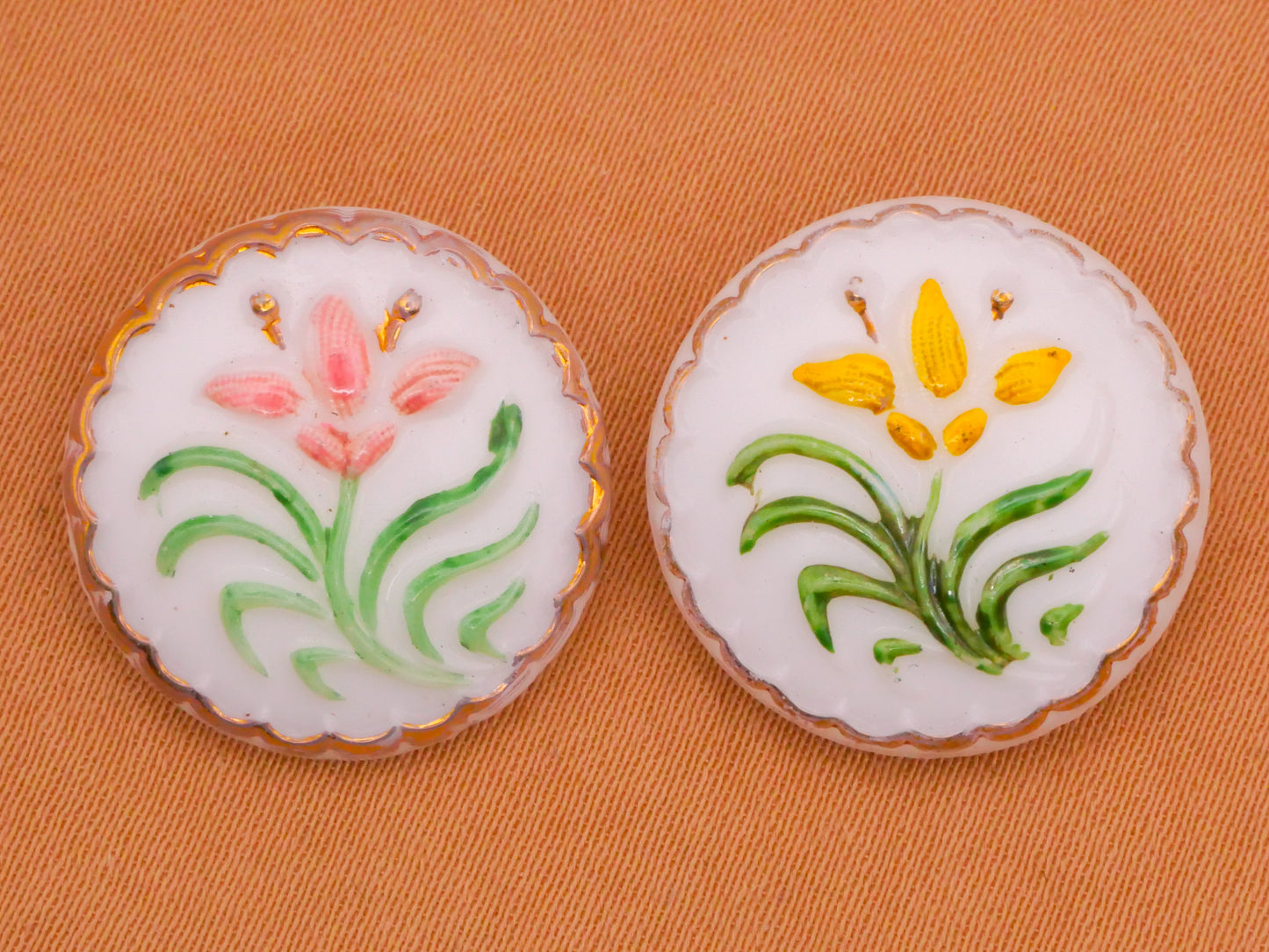 Lily Flower Hand-Painted White Glass Vintage Button Various 19mm