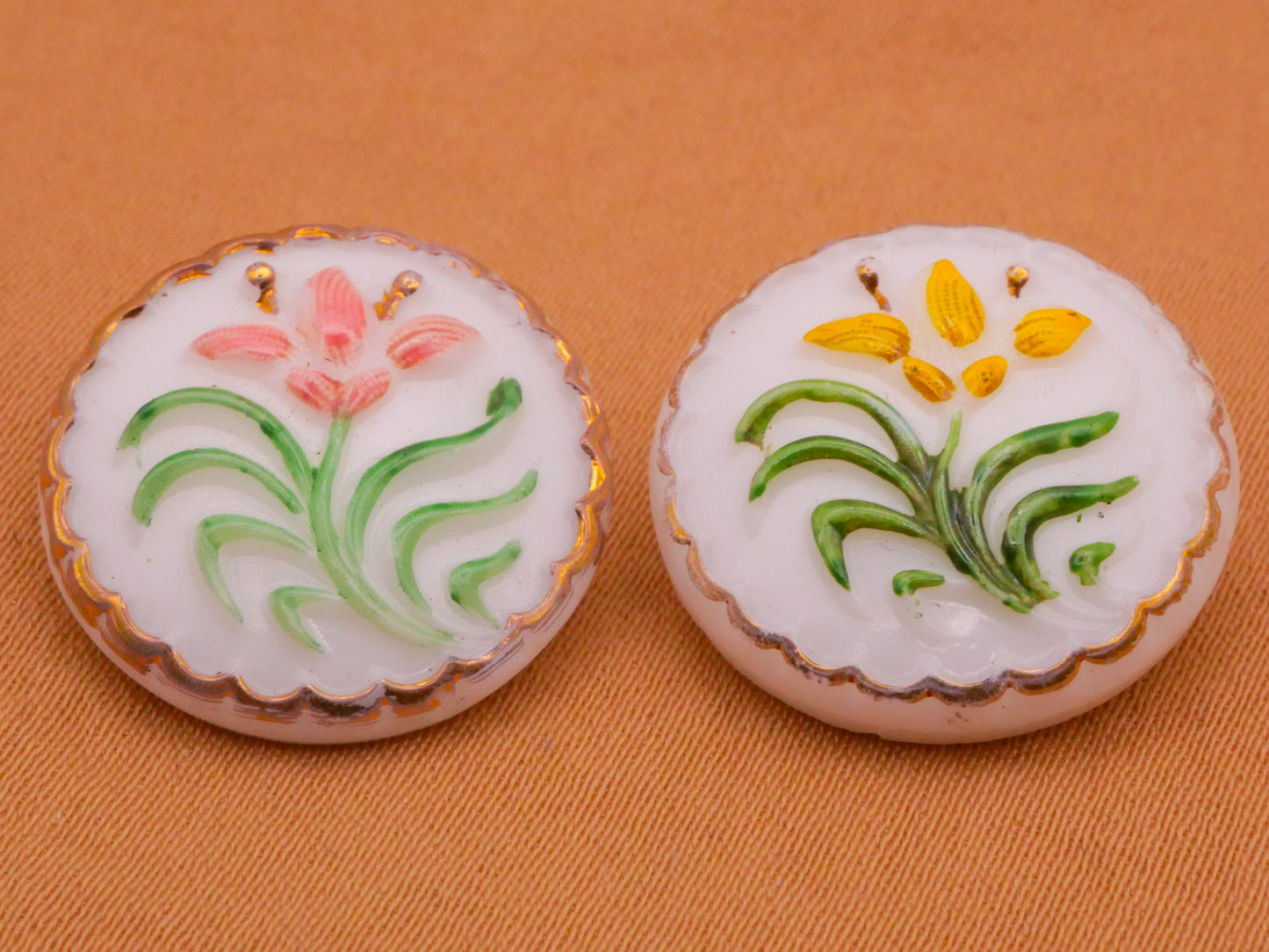 Lily Flower Hand-Painted White Glass Vintage Button Various 19mm