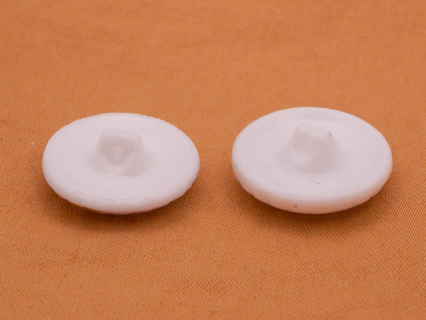 Lily Flower Hand-Painted White Glass Vintage Button Various 19mm