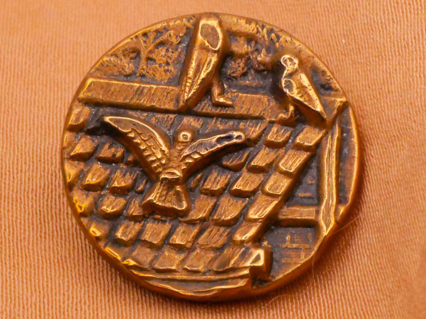 Bird Design Metal Picture Button Various 17-20mm