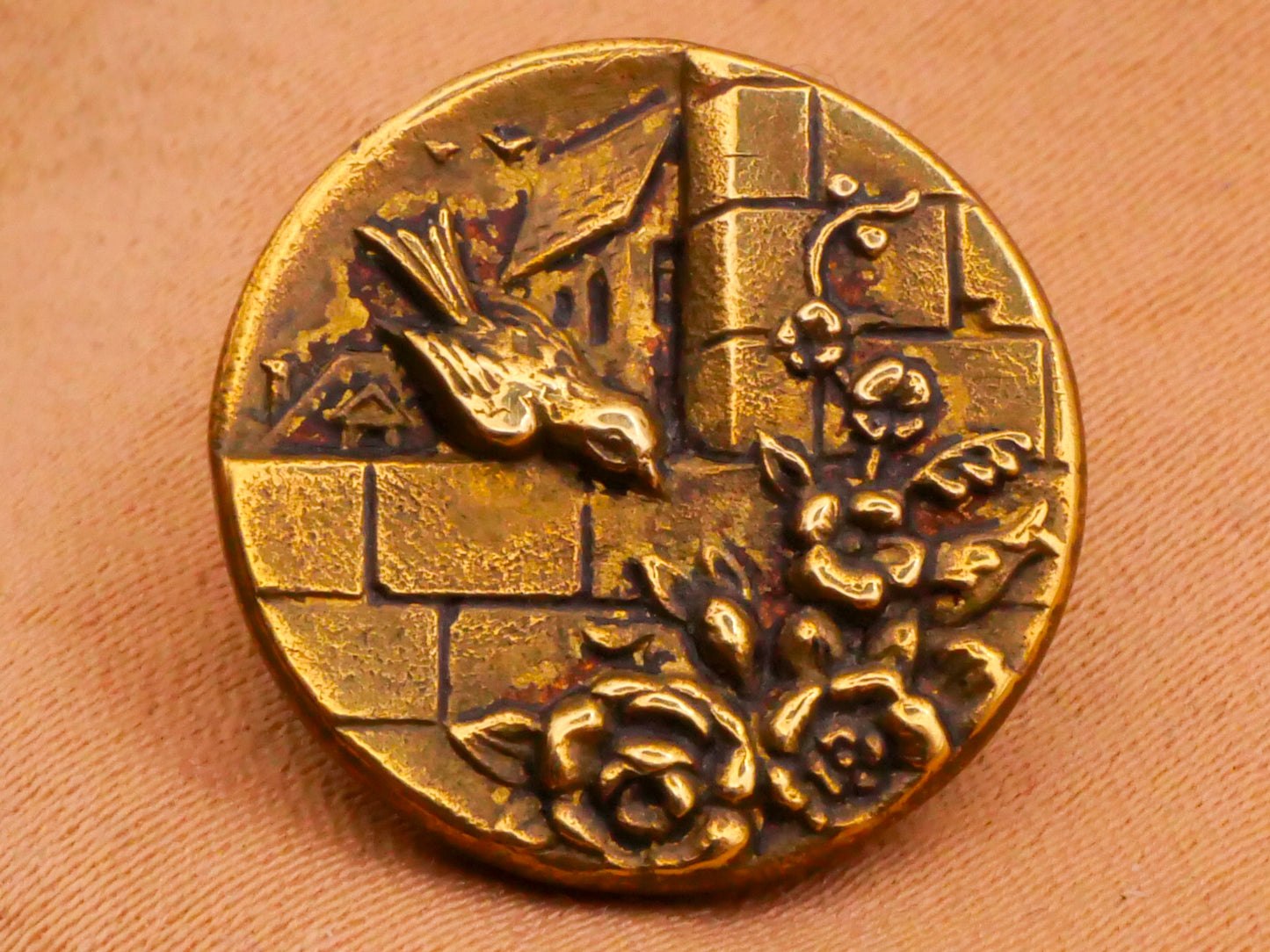 Bird Design Metal Picture Button Various 17-20mm