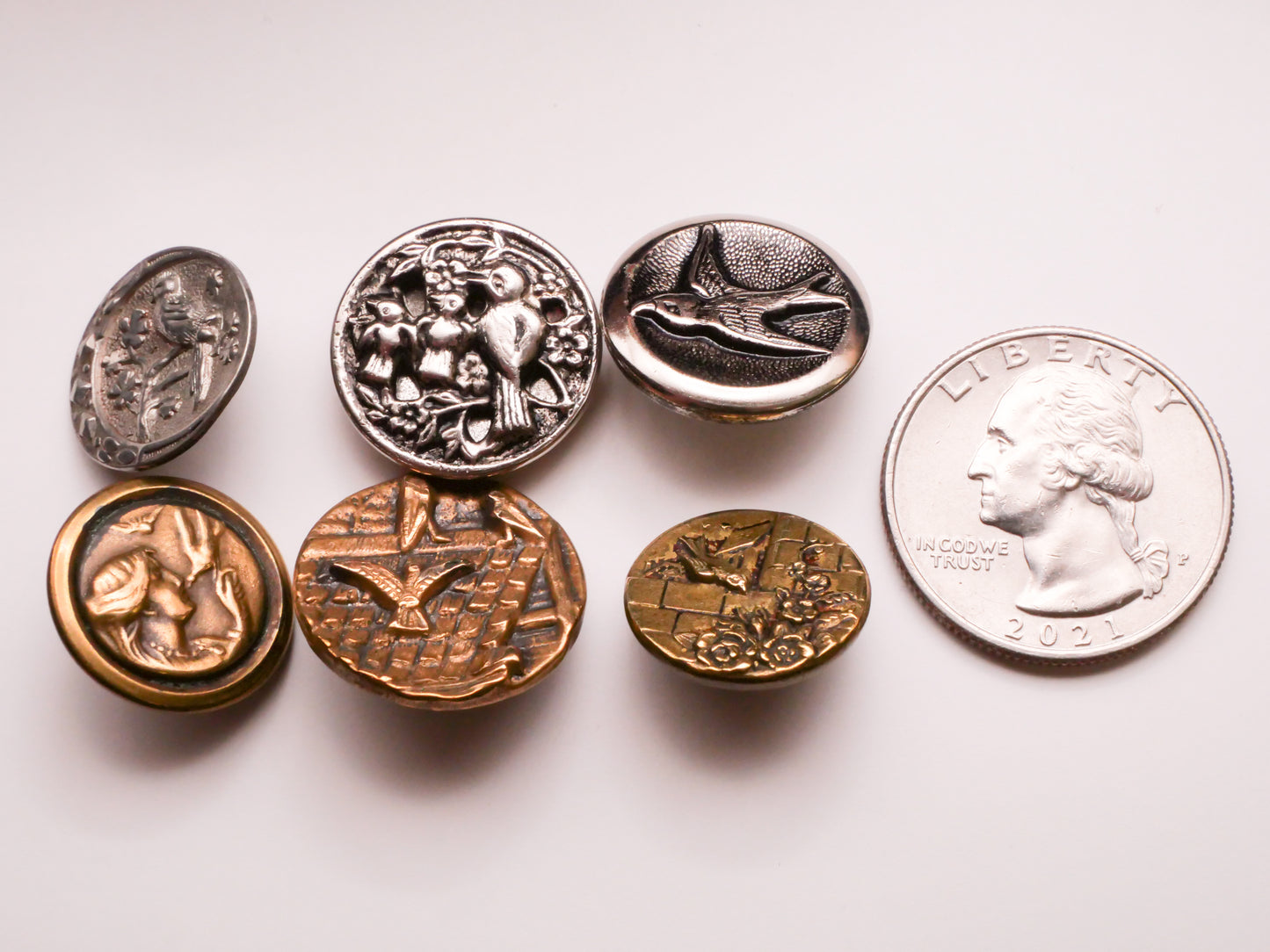 Bird Design Metal Picture Button Various 17-20mm