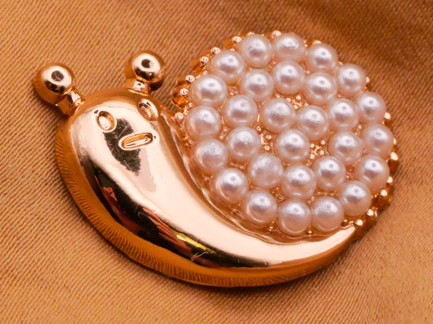 Snail Faux Pearl Gold Metal Button 20x25mm