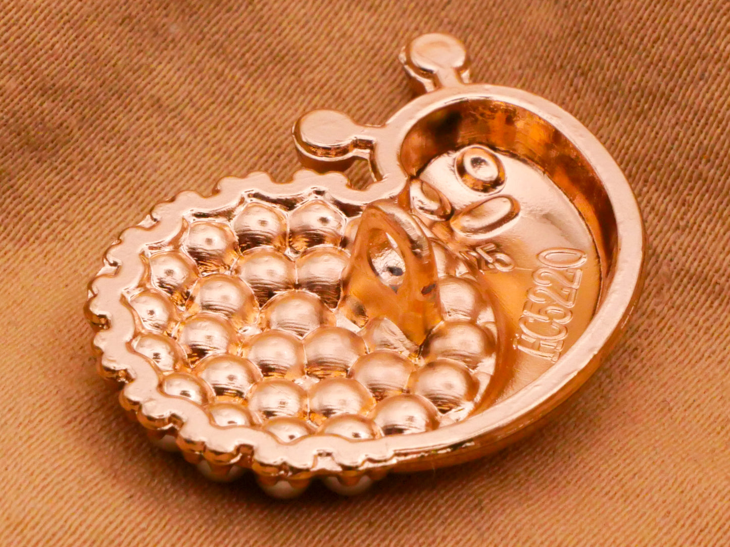 Snail Faux Pearl Gold Metal Button 20x25mm