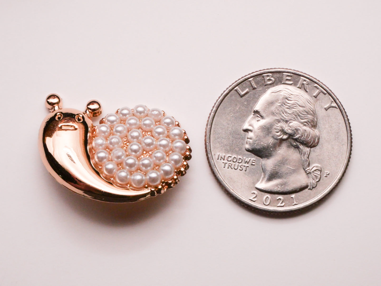 Snail Faux Pearl Gold Metal Button 20x25mm