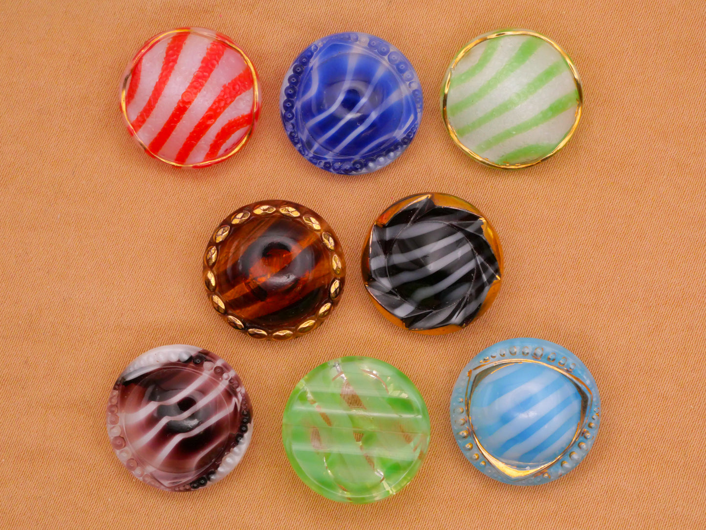 Wavy Stripe Dig Dig Vintage Glass Button Various 18mm
