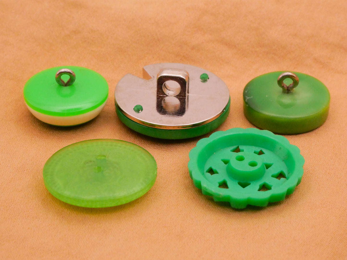 Bright Green Vintage Plastic Button Various 18-24mm