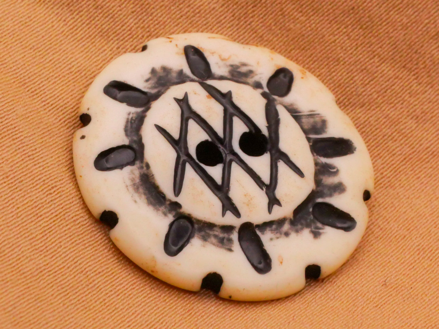 Sand Dollar Shell Look Vintage Plastic Button 23mm
