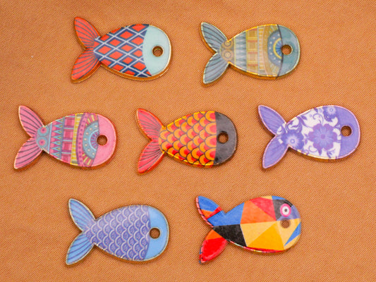 Fish Patterned Design Metal Resin Plastic Set of Seven Charms Embellishments 11x19mm