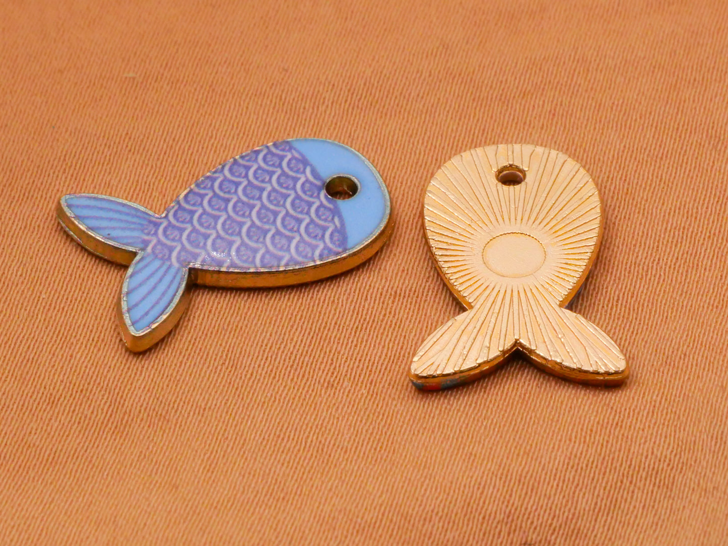 Fish Patterned Design Metal Resin Plastic Set of Seven Charms Embellishments 11x19mm