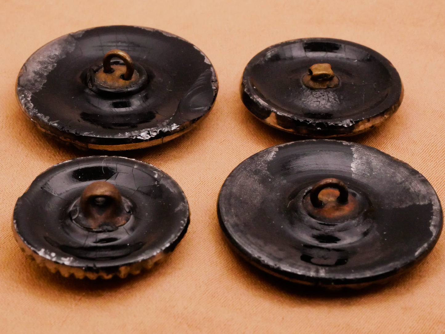Paisley Leaf Steel-Cut Look Silver Luster Black Glass Button Various 21-28mm