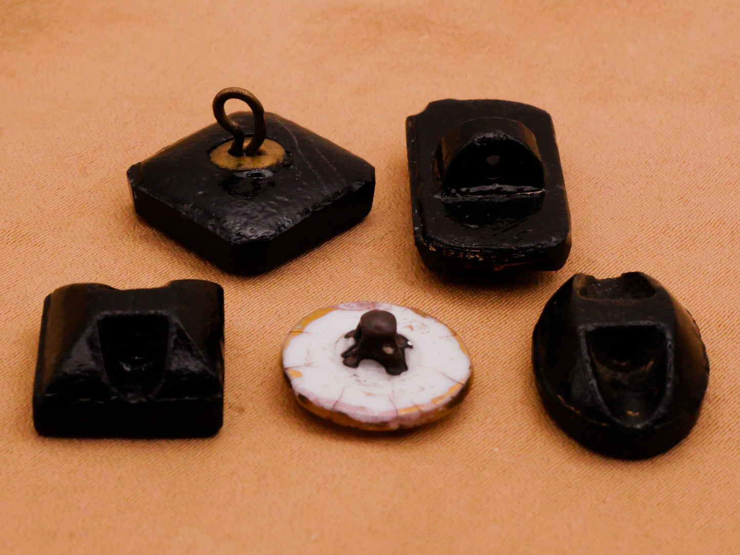 Paisley Motif Gold Accent Antique Glass Button Various 12-22mm