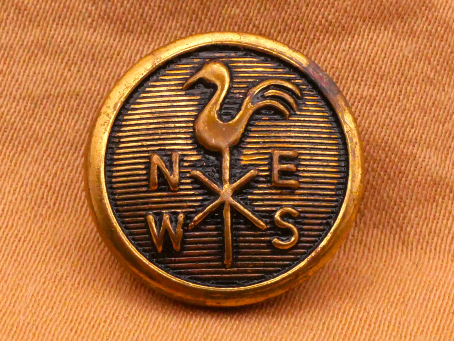 Weathervane Rooster NESW Verbal Metal Button 16mm