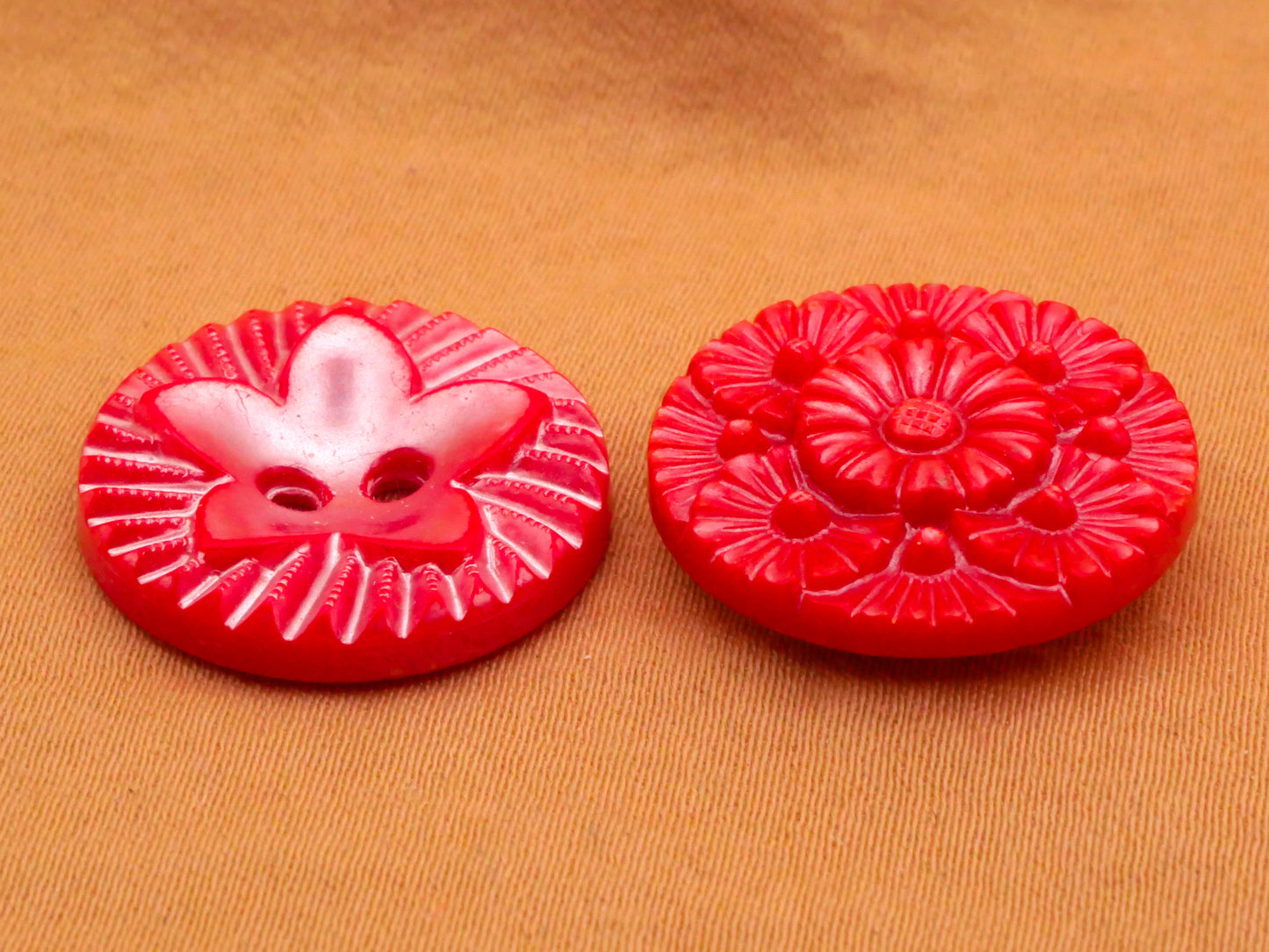 Flower Red Frosted Iridescent Plastic Button Various 19mm