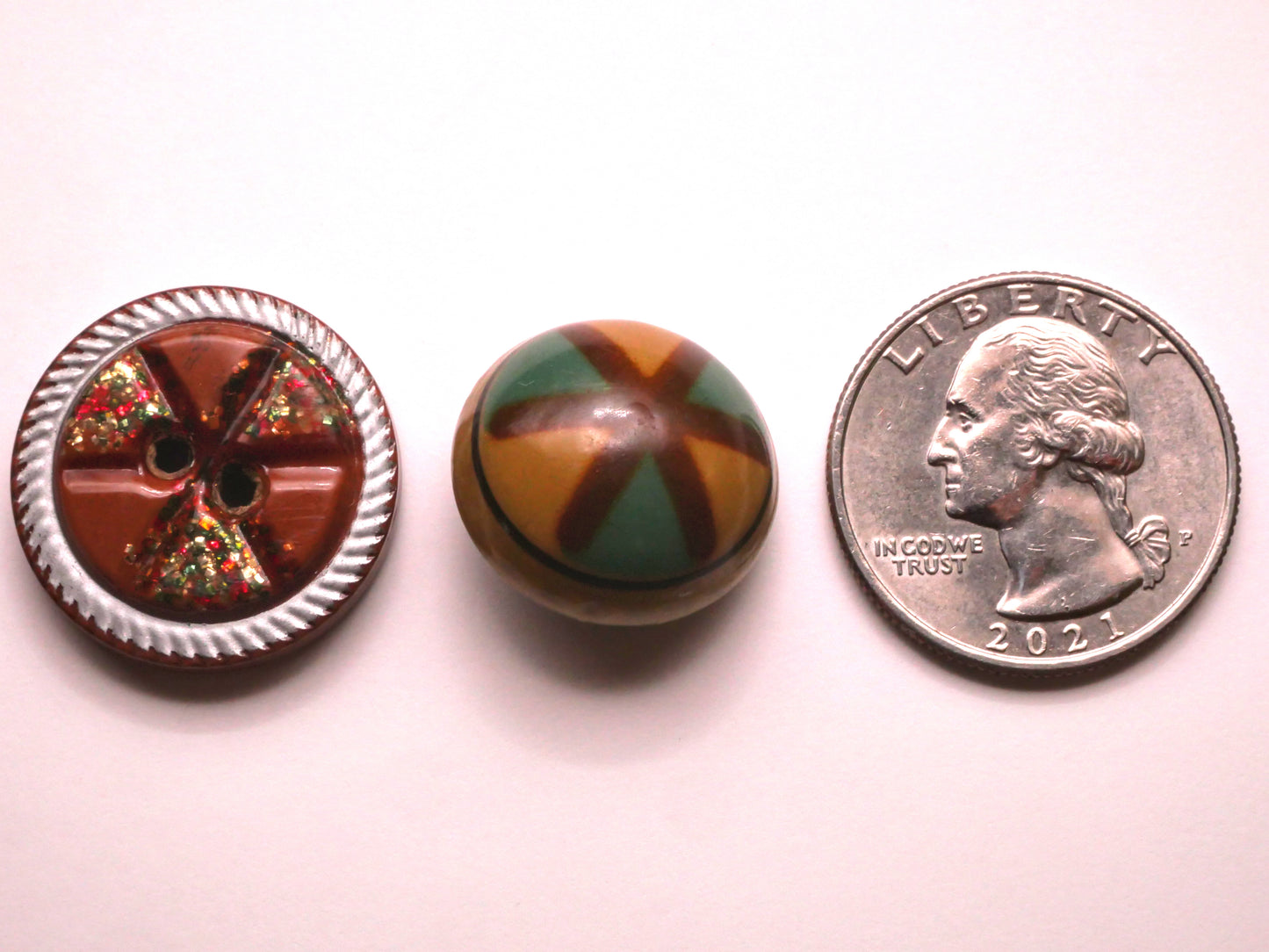 Pinwheel Design Celluloid Early Plastic Button Various 19-23mm