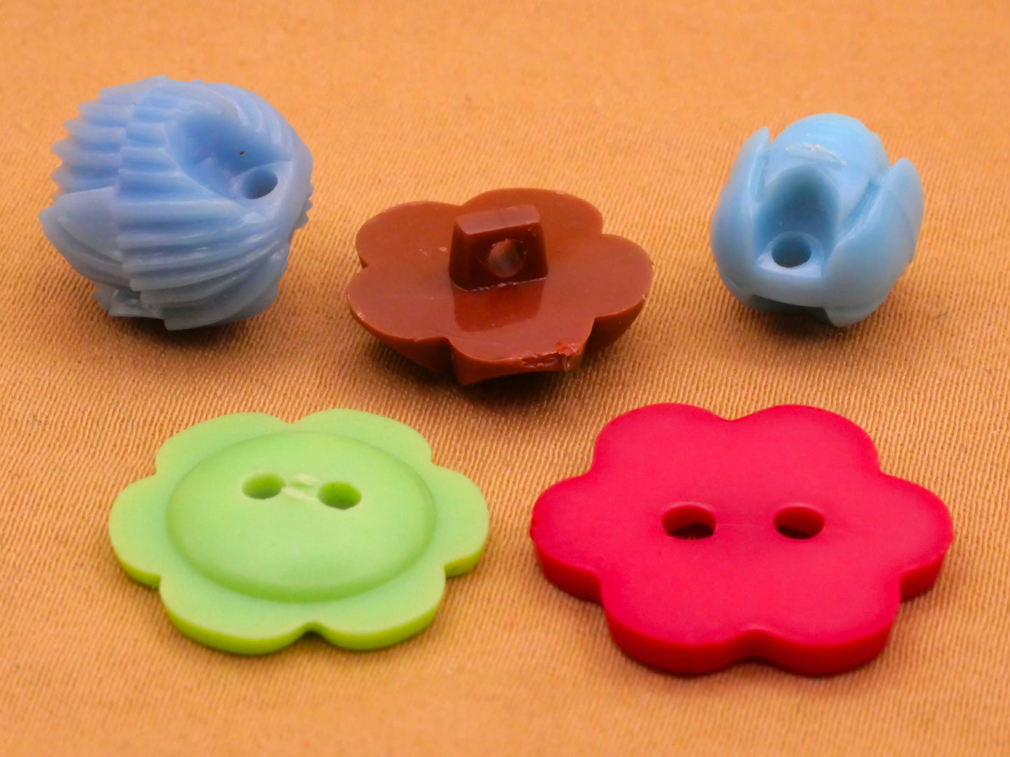 Flower Shape Design Vintage Plastic Button Various 10-19mm