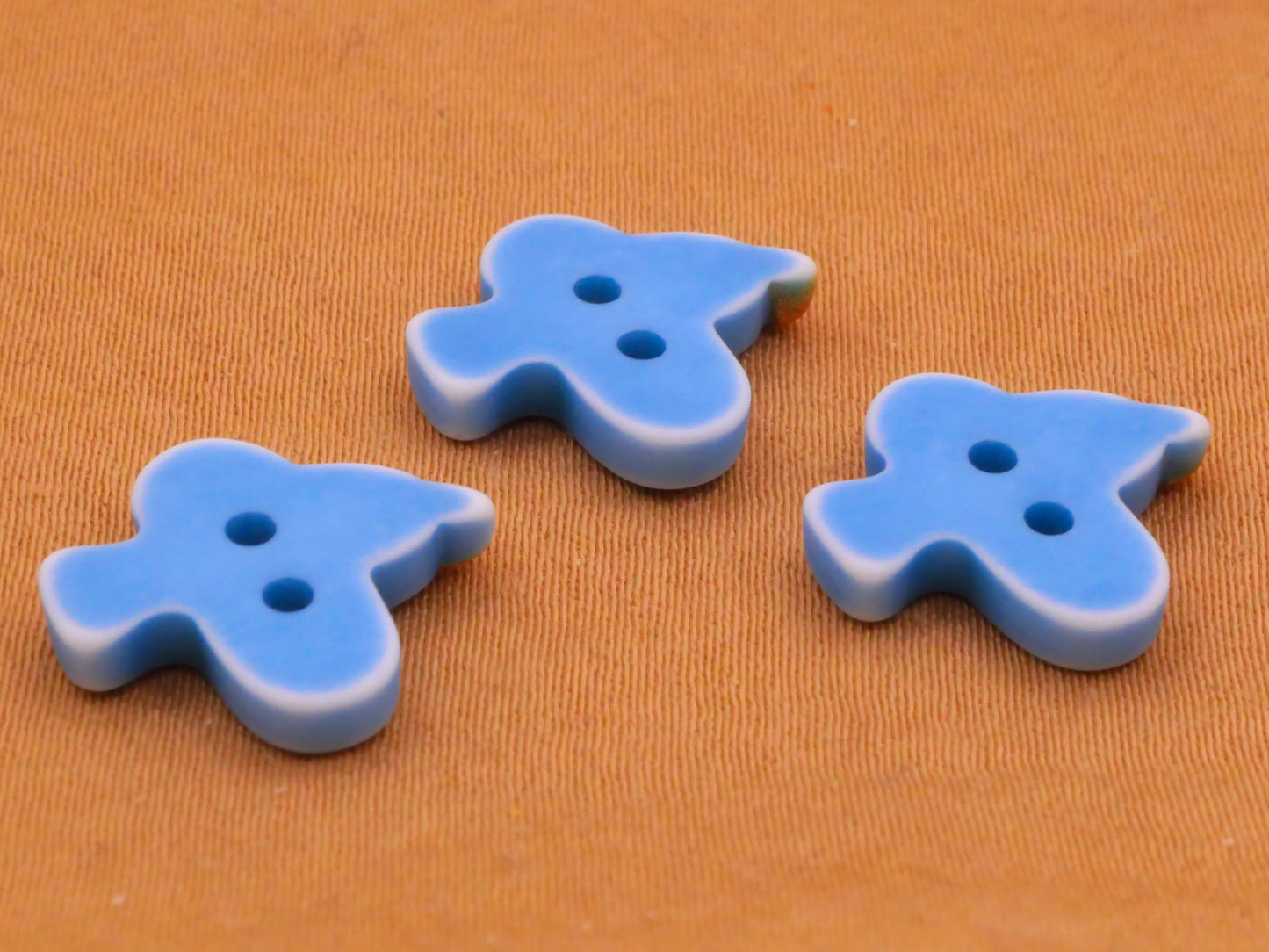 Blue Bird Flying Plastic Set of Three Buttons 13x14mm
