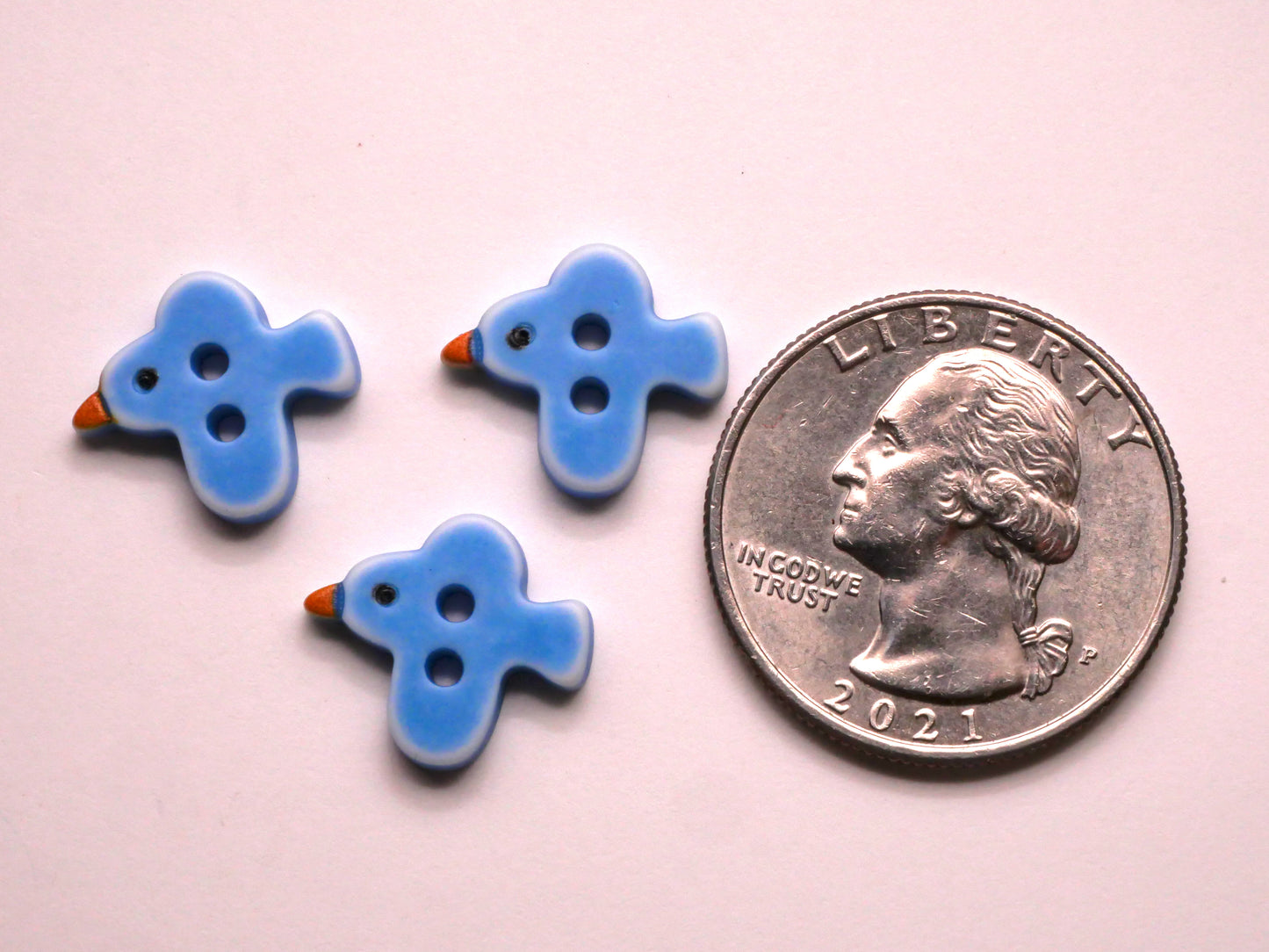 Blue Bird Flying Plastic Set of Three Buttons 13x14mm