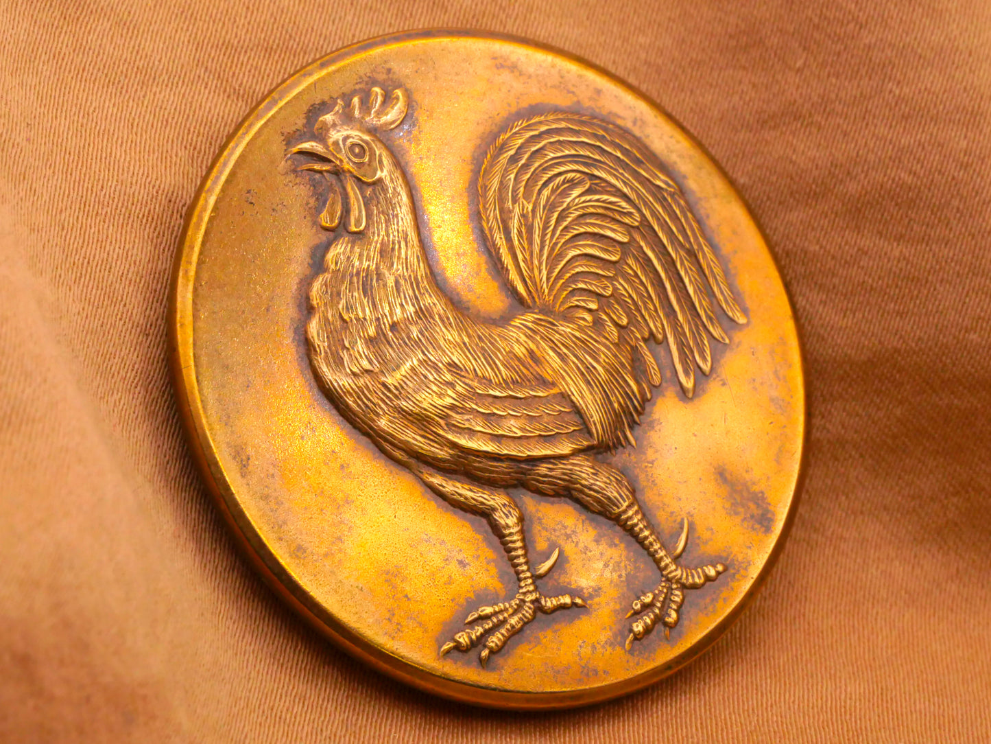 Rooster Brass Colored Metal Large Victorian Button 37-38mm