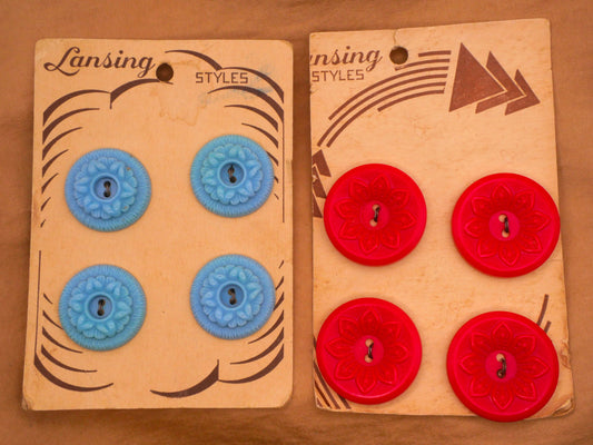 Flower Floral Design Housecoat Plastic Carded Set of Four Buttons Various 22-27mm