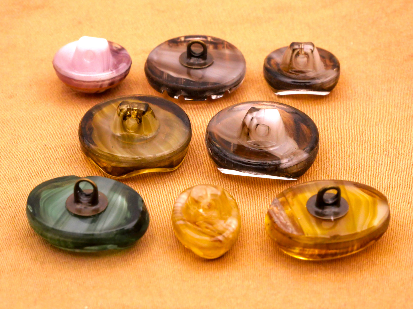Wavy Lines Dig Dug Design In Glass Vintage Button Various 10-18mm