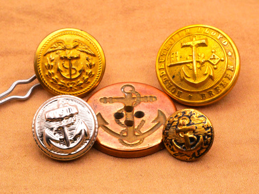 Anchor Assorted Metal Set of Five Buttons 12-23mm