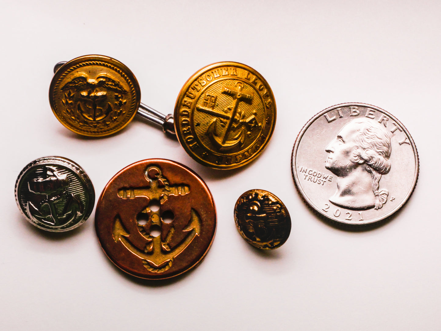Anchor Assorted Metal Set of Five Buttons 12-23mm