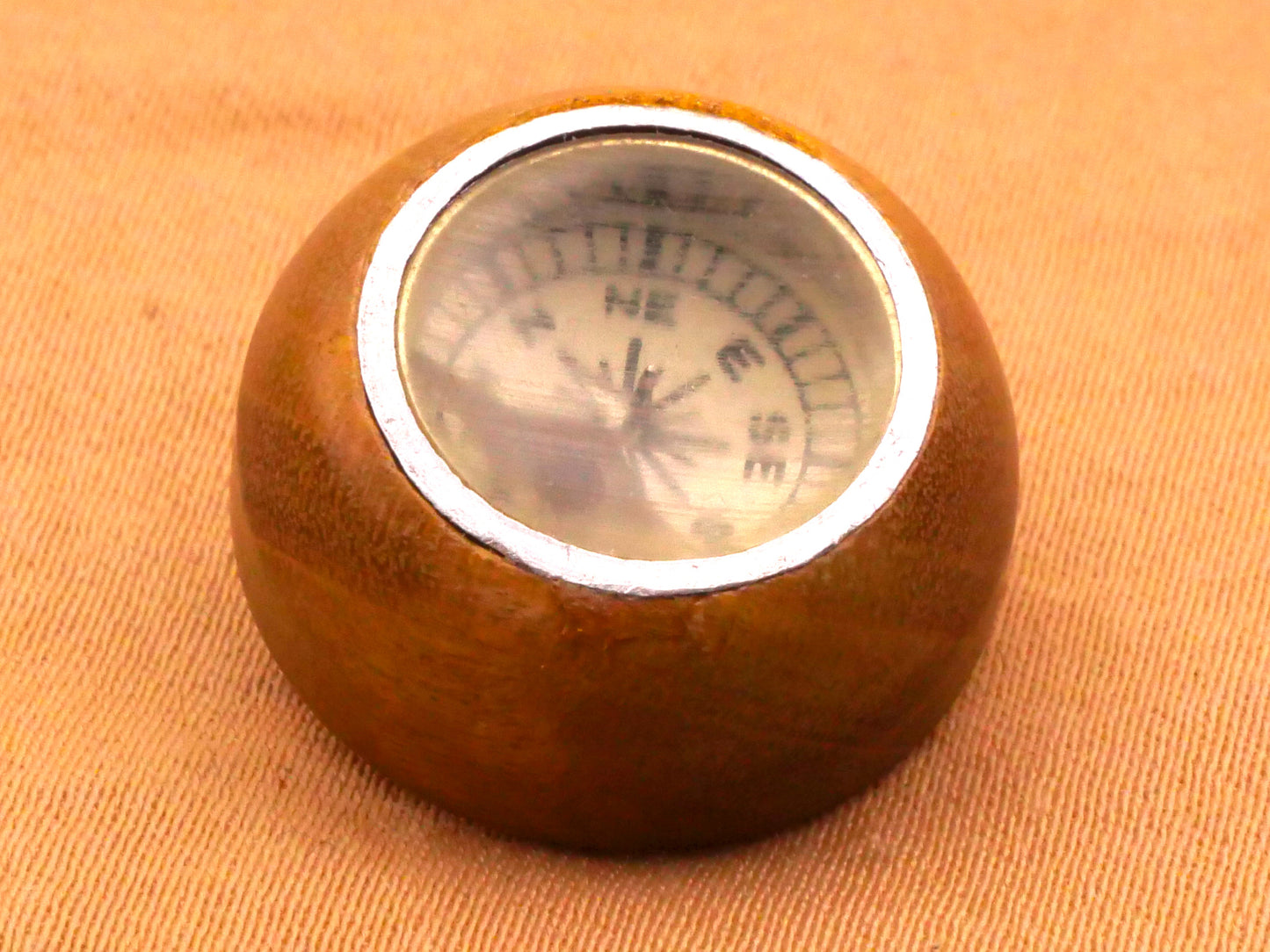 Compass Moveable Wood Vintage Button 19mm