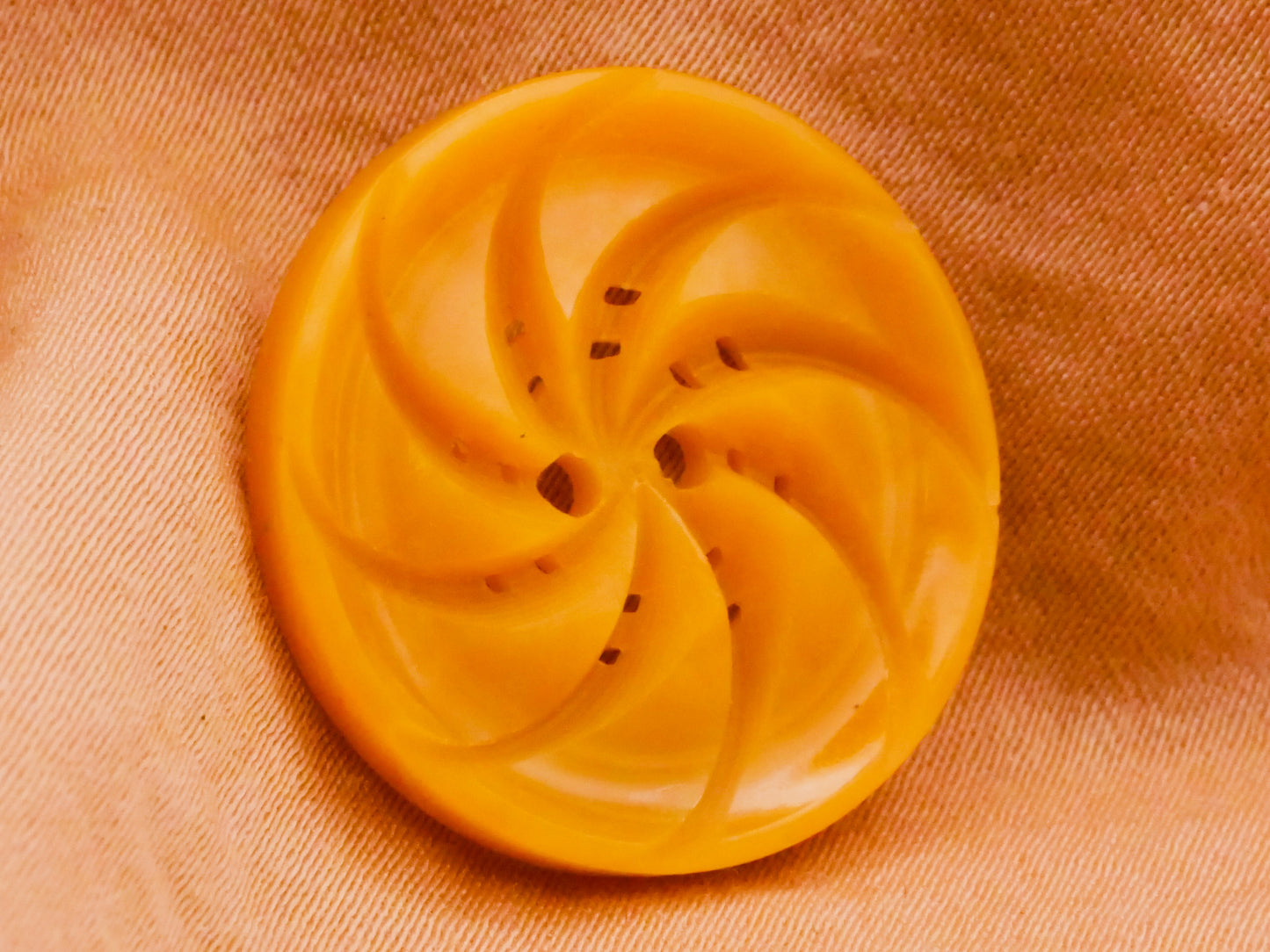 Whirlpool Dual-Sided Carved Yellow Vintage Plastic Button 22mm