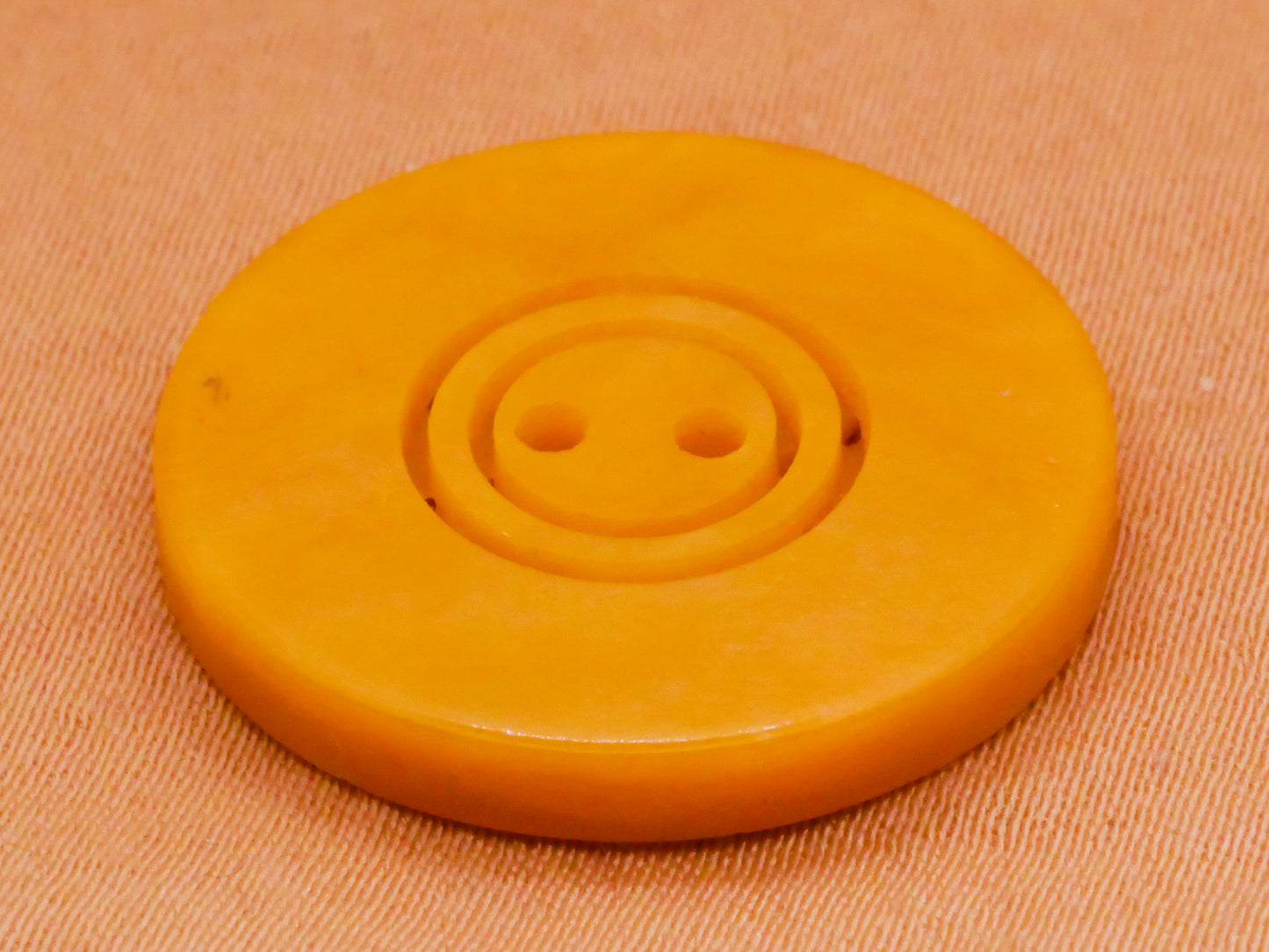 Whirlpool Dual-Sided Carved Yellow Vintage Plastic Button 22mm