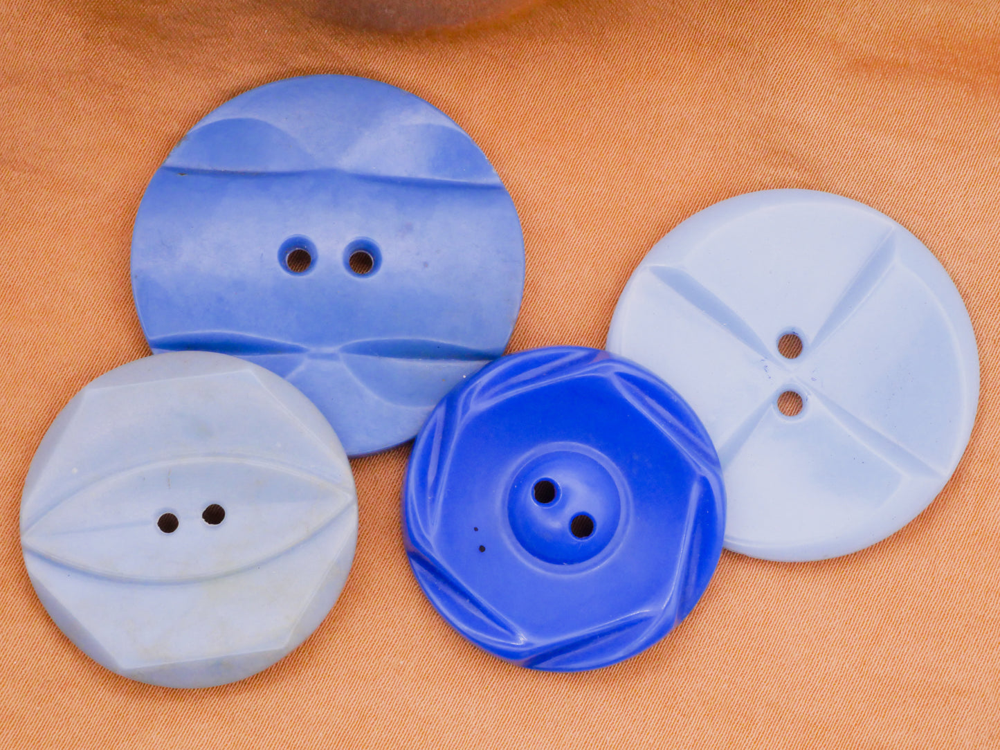 Blue Shades Vintage Plastic Set of Four Buttons 28-34mm